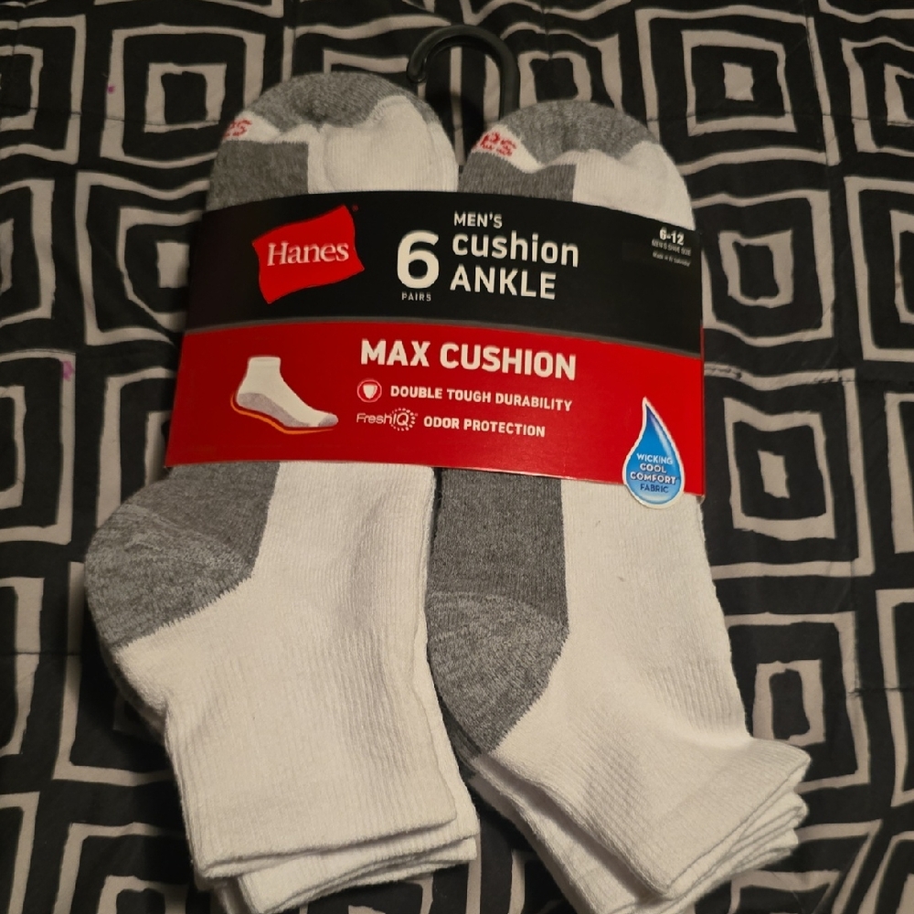 Hanes Men’s Max Cushion Ankle Socks - White & Gray (6 Pack)